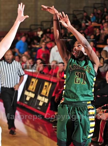 Thumbnail 3 in Eisenhower @ Mater Dei ( Nike Extravaganza) photogallery.