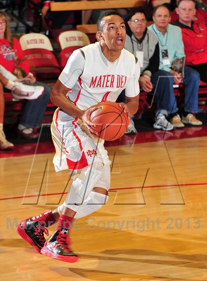 Thumbnail 1 in Eisenhower @ Mater Dei ( Nike Extravaganza) photogallery.