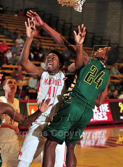 Thumbnail 3 in Eisenhower @ Mater Dei ( Nike Extravaganza) photogallery.