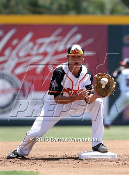 Thumbnail 1 in Porterville vs. Selma (CIF CS D3 Final) photogallery.