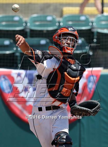 Thumbnail 3 in Porterville vs. Selma (CIF CS D3 Final) photogallery.