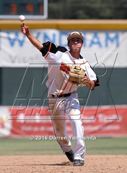 Thumbnail 2 in Porterville vs. Selma (CIF CS D3 Final) photogallery.