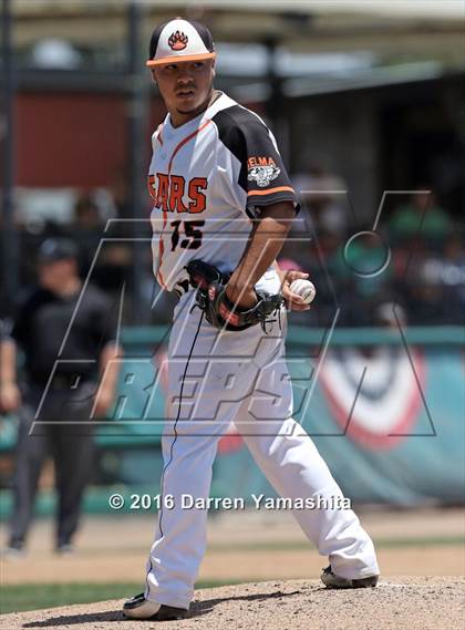 Thumbnail 2 in Porterville vs. Selma (CIF CS D3 Final) photogallery.