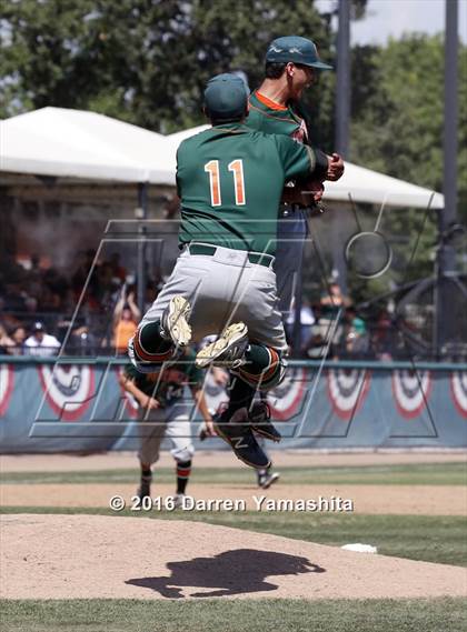 Thumbnail 2 in Porterville vs. Selma (CIF CS D3 Final) photogallery.