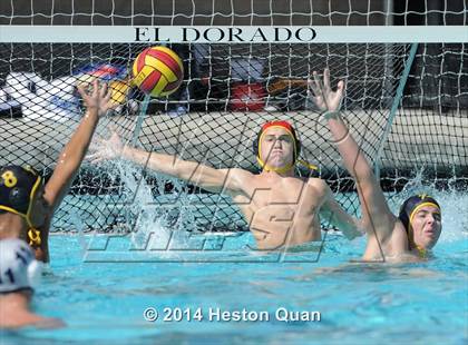 Thumbnail 2 in Palos Verdes Peninsula vs Tesoro (Weisz Cup) photogallery.