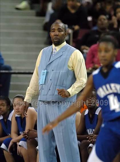 Thumbnail 2 in Valley vs. Oak Ridge (CIF SJS D2 Final) photogallery.
