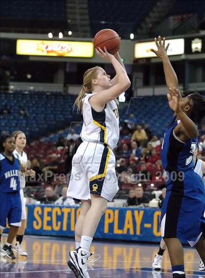 Thumbnail 2 in Valley vs. Oak Ridge (CIF SJS D2 Final) photogallery.