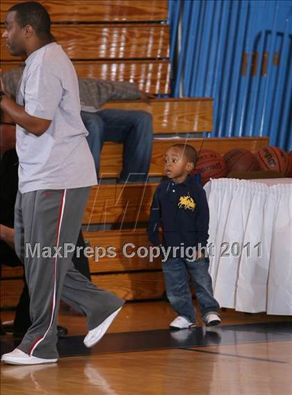 Thumbnail 1 in Wings Academy vs Forest Hills (Queens Jam Christmas Classic) photogallery.