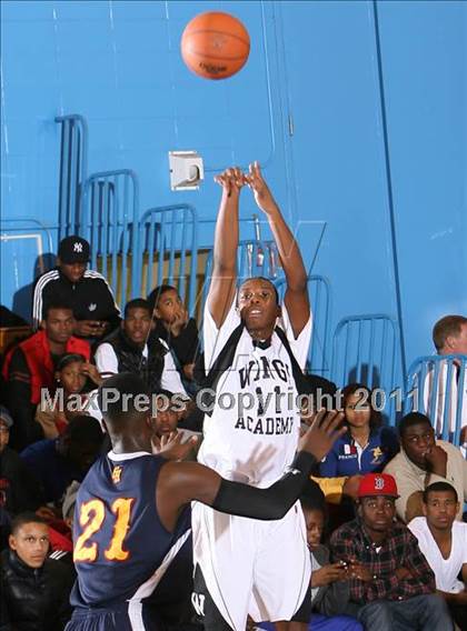 Thumbnail 1 in Wings Academy vs Forest Hills (Queens Jam Christmas Classic) photogallery.