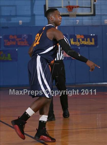 Thumbnail 3 in Wings Academy vs Forest Hills (Queens Jam Christmas Classic) photogallery.