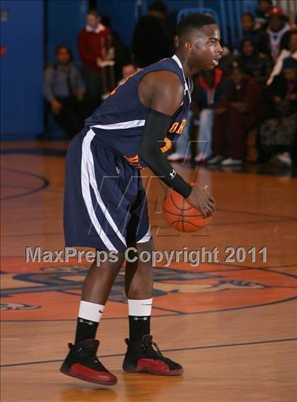 Thumbnail 2 in Wings Academy vs Forest Hills (Queens Jam Christmas Classic) photogallery.