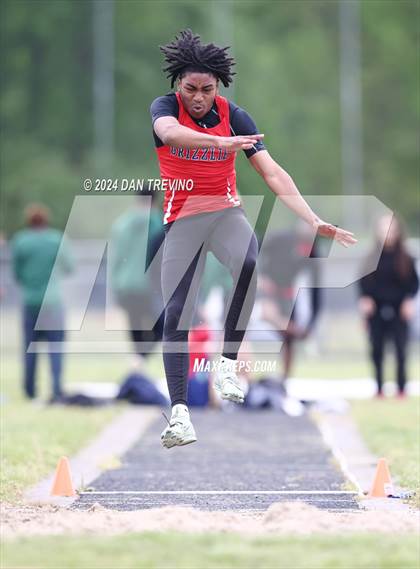 Thumbnail 3 in Southeastern District Meet #2 (High Jump/Long Jump) photogallery.