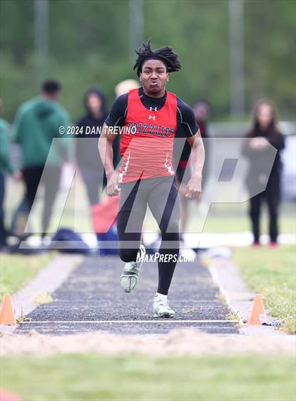 Thumbnail 3 in Southeastern District Meet #2 (High Jump/Long Jump) photogallery.