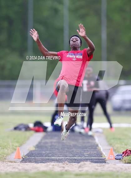 Thumbnail 3 in Southeastern District Meet #2 (High Jump/Long Jump) photogallery.