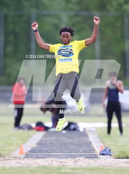 Thumbnail 3 in Southeastern District Meet #2 (High Jump/Long Jump) photogallery.