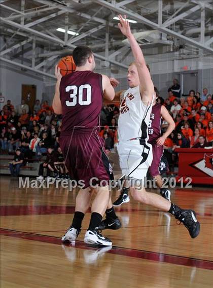 Thumbnail 3 in Sesser-Valier vs. Crab Orchard (IHSA Class 1A Sectional Semi-Final) photogallery.