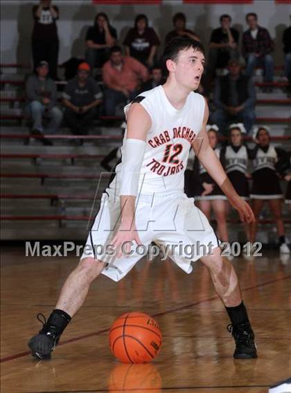 Thumbnail 3 in Sesser-Valier vs. Crab Orchard (IHSA Class 1A Sectional Semi-Final) photogallery.