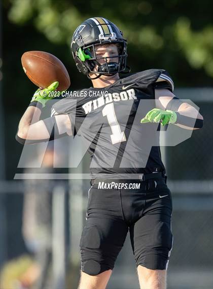 Thumbnail 3 in Escalon vs Windsor photogallery.