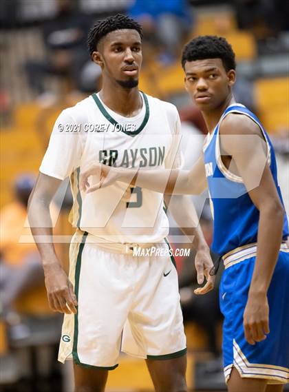 Thumbnail 1 in McEachern vs Grayson (Playing For A Change) photogallery.