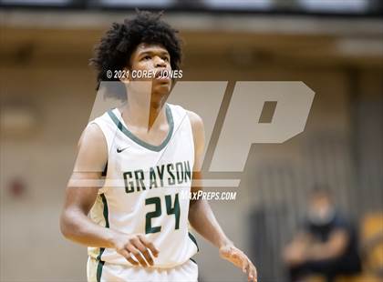 Thumbnail 2 in McEachern vs Grayson (Playing For A Change) photogallery.