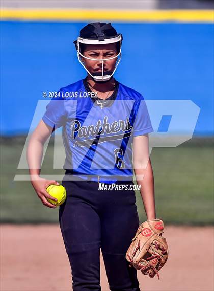 Thumbnail 2 in Charter Oak @ Diamond Ranch photogallery.