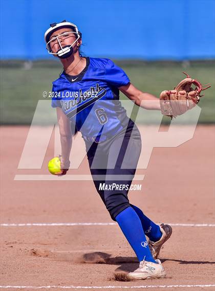 Thumbnail 3 in Charter Oak @ Diamond Ranch photogallery.