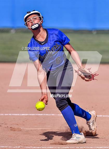 Thumbnail 3 in Charter Oak @ Diamond Ranch photogallery.