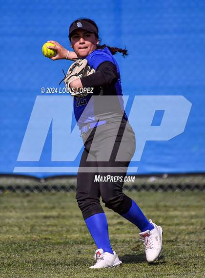 Thumbnail 3 in Charter Oak @ Diamond Ranch photogallery.