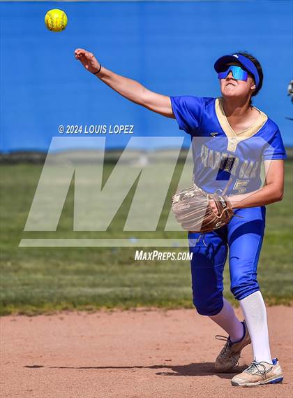 Thumbnail 2 in Charter Oak @ Diamond Ranch photogallery.