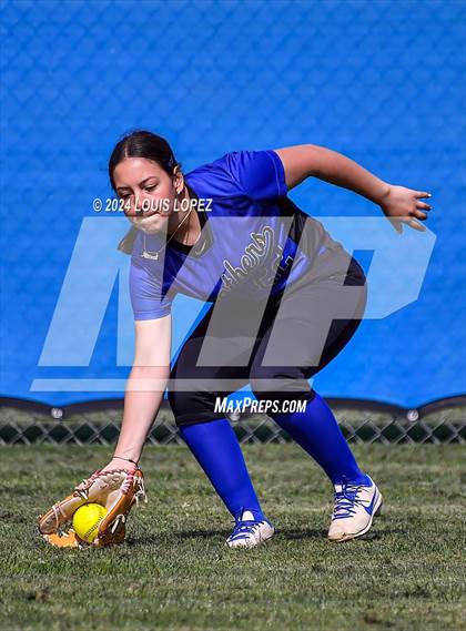 Thumbnail 2 in Charter Oak @ Diamond Ranch photogallery.
