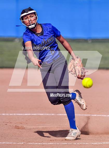 Thumbnail 1 in Charter Oak @ Diamond Ranch photogallery.