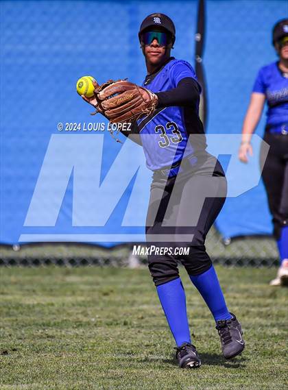 Thumbnail 2 in Charter Oak @ Diamond Ranch photogallery.