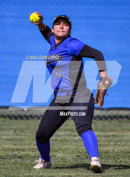 Thumbnail 3 in Charter Oak @ Diamond Ranch photogallery.