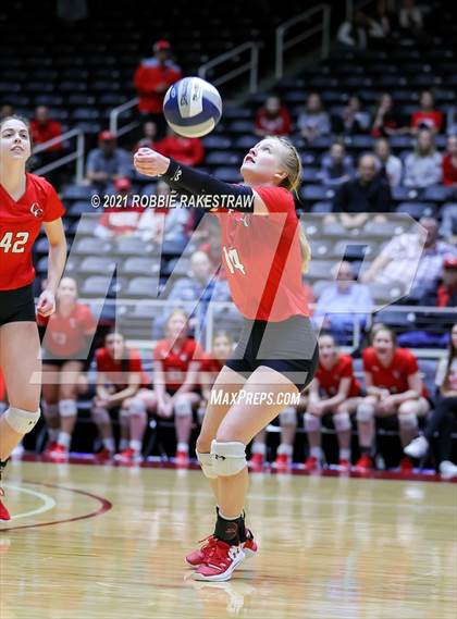 Thumbnail 1 in Canyon vs. Grapevine (UIL Volleyball 5A Semifinals) photogallery.