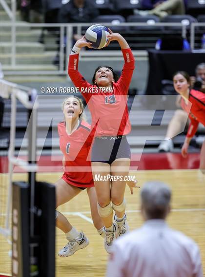 Thumbnail 3 in Canyon vs. Grapevine (UIL Volleyball 5A Semifinals) photogallery.