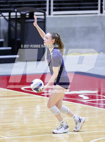 Thumbnail 1 in Canyon vs. Grapevine (UIL Volleyball 5A Semifinals) photogallery.