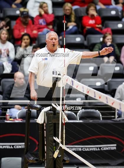 Thumbnail 1 in Canyon vs. Grapevine (UIL Volleyball 5A Semifinals) photogallery.