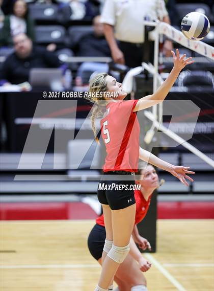Thumbnail 2 in Canyon vs. Grapevine (UIL Volleyball 5A Semifinals) photogallery.