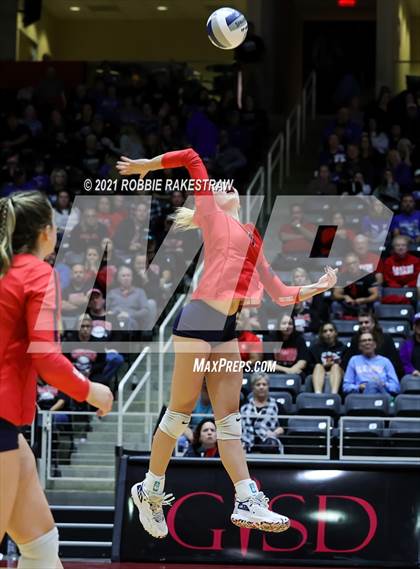 Thumbnail 1 in Canyon vs. Grapevine (UIL Volleyball 5A Semifinals) photogallery.