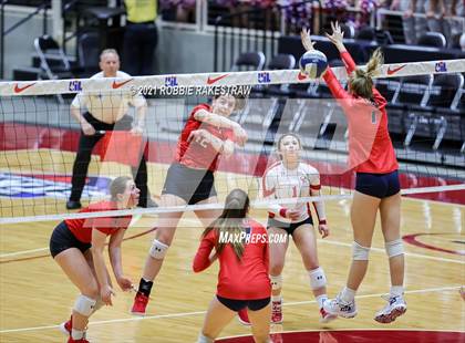 Thumbnail 1 in Canyon vs. Grapevine (UIL Volleyball 5A Semifinals) photogallery.