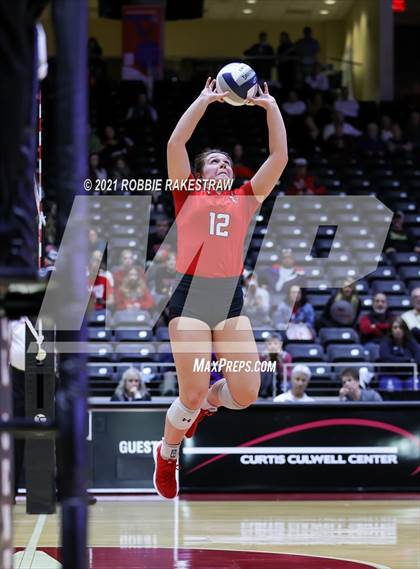 Thumbnail 1 in Canyon vs. Grapevine (UIL Volleyball 5A Semifinals) photogallery.