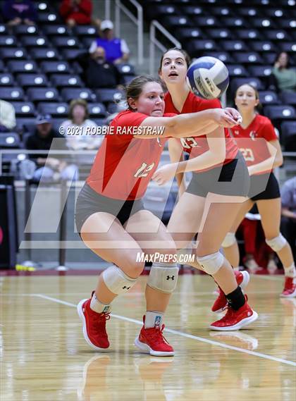 Thumbnail 2 in Canyon vs. Grapevine (UIL Volleyball 5A Semifinals) photogallery.