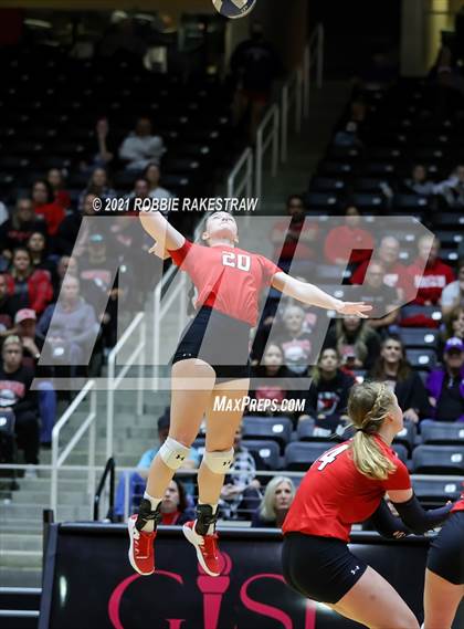 Thumbnail 2 in Canyon vs. Grapevine (UIL Volleyball 5A Semifinals) photogallery.