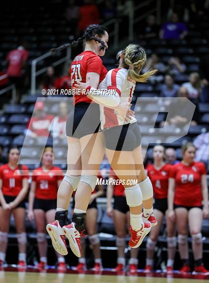 Thumbnail 2 in Canyon vs. Grapevine (UIL Volleyball 5A Semifinals) photogallery.