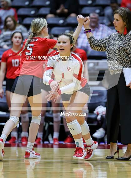Thumbnail 3 in Canyon vs. Grapevine (UIL Volleyball 5A Semifinals) photogallery.