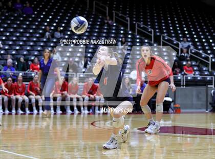 Thumbnail 2 in Canyon vs. Grapevine (UIL Volleyball 5A Semifinals) photogallery.