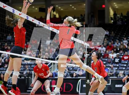 Thumbnail 2 in Canyon vs. Grapevine (UIL Volleyball 5A Semifinals) photogallery.