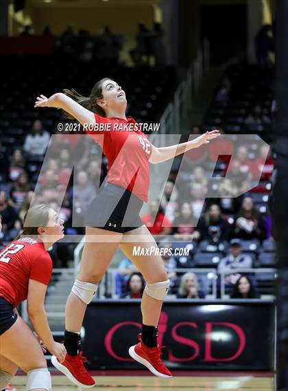 Thumbnail 2 in Canyon vs. Grapevine (UIL Volleyball 5A Semifinals) photogallery.