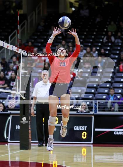 Thumbnail 3 in Canyon vs. Grapevine (UIL Volleyball 5A Semifinals) photogallery.