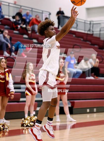 Thumbnail 1 in Walton @ Lassiter photogallery.